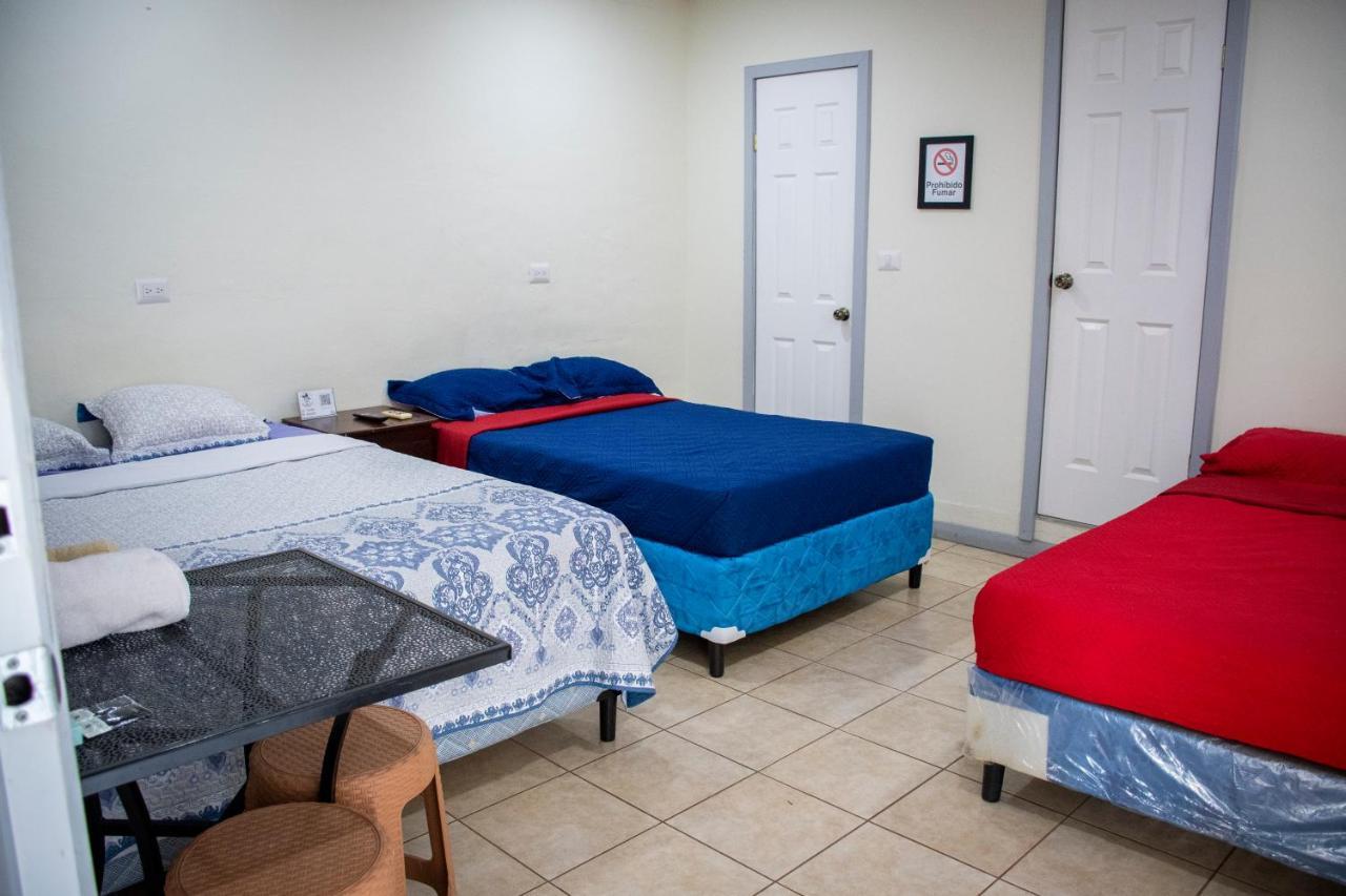 Hostal Don Luis Santa Rosa de Lima ภายนอก รูปภาพ
