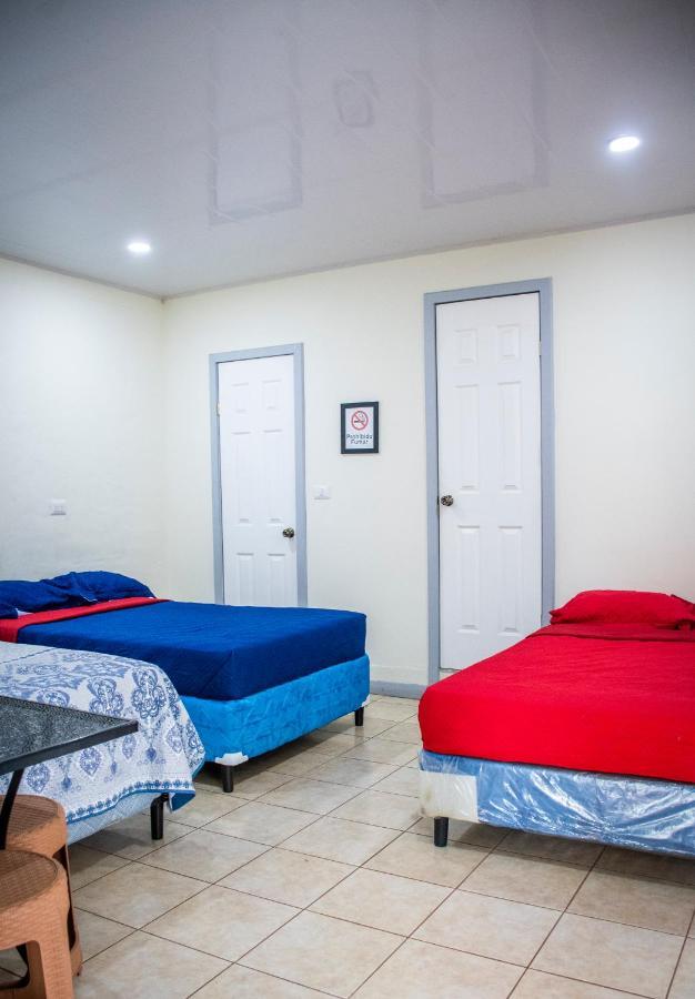 Hostal Don Luis Santa Rosa de Lima ภายนอก รูปภาพ