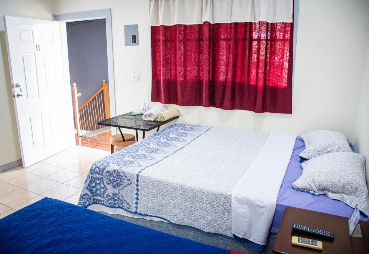 Hostal Don Luis Santa Rosa de Lima ภายนอก รูปภาพ